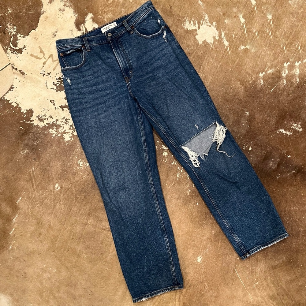 Abercrombie & Fitch 90s Straight Ultra High Rise Jean Distressed Size 30/10s - Picture 4 of 9